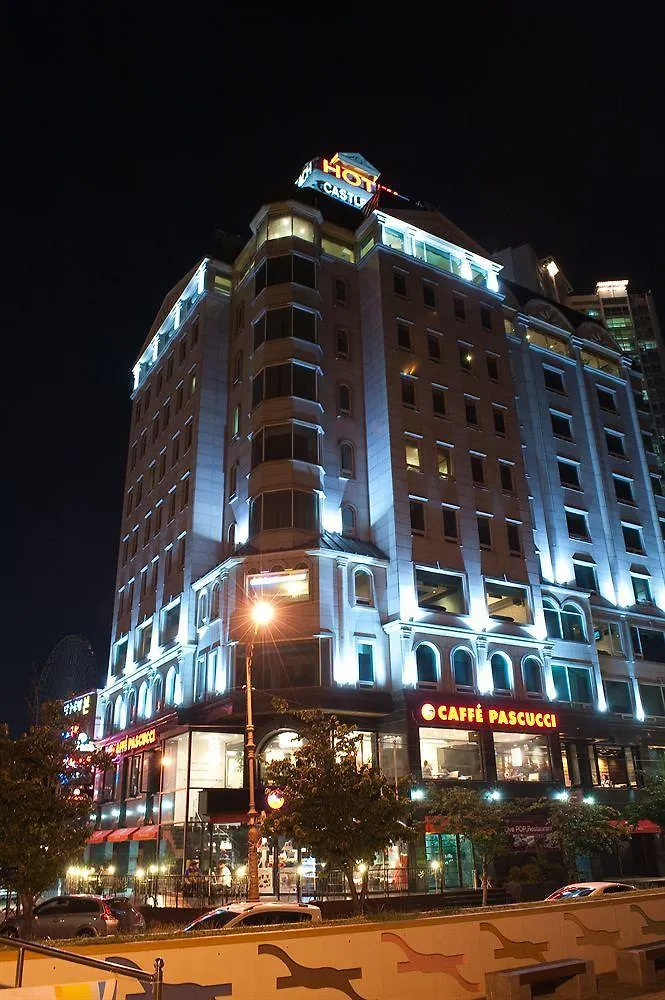 Hotel Castle Beach Пусан