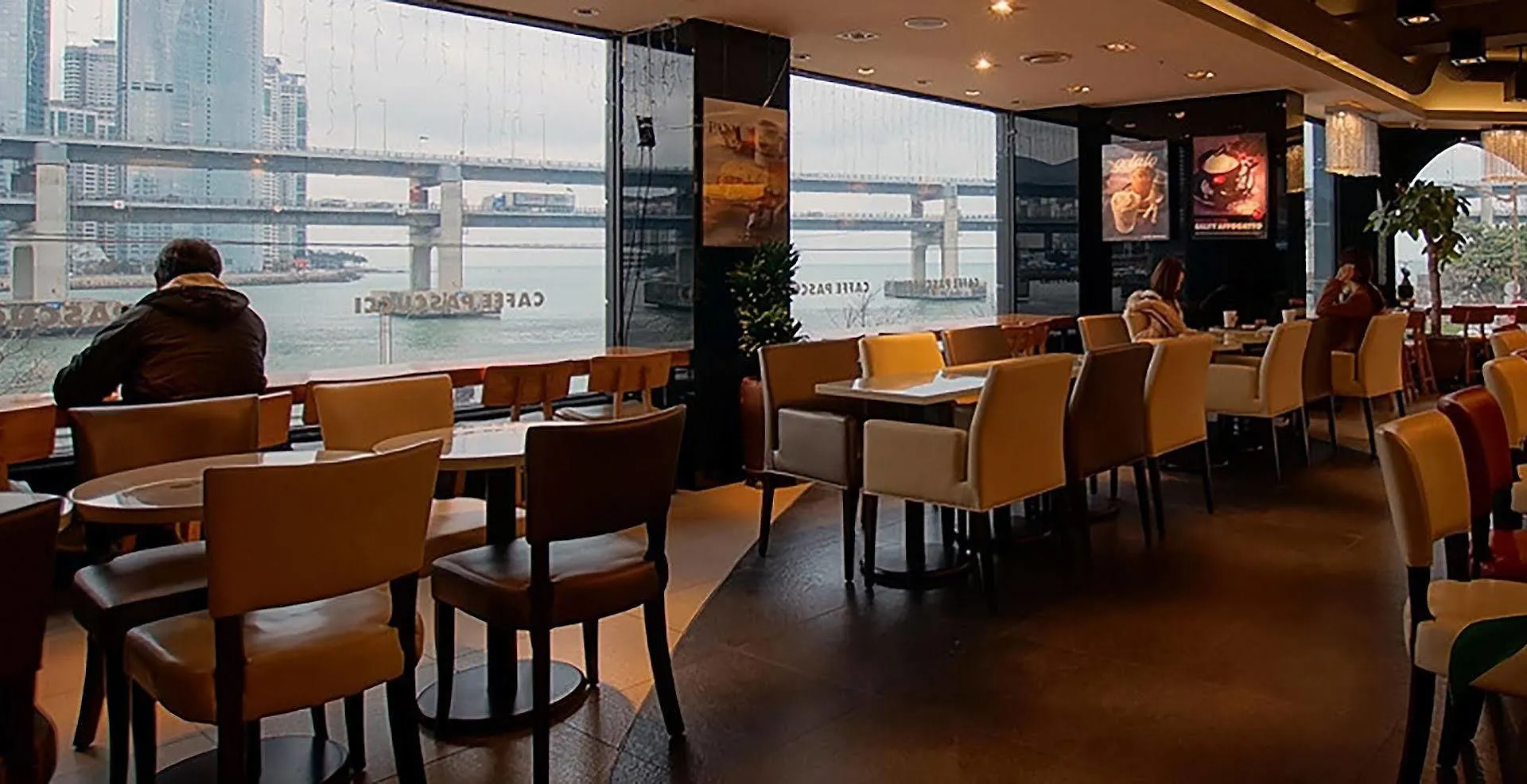Hotel Castle Beach Busan