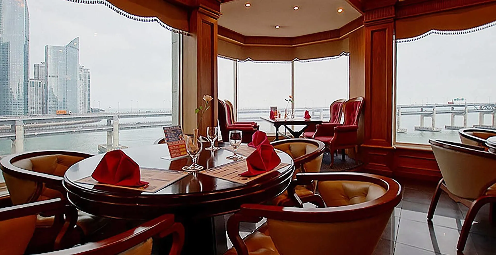 Hotel Castle Beach Busan