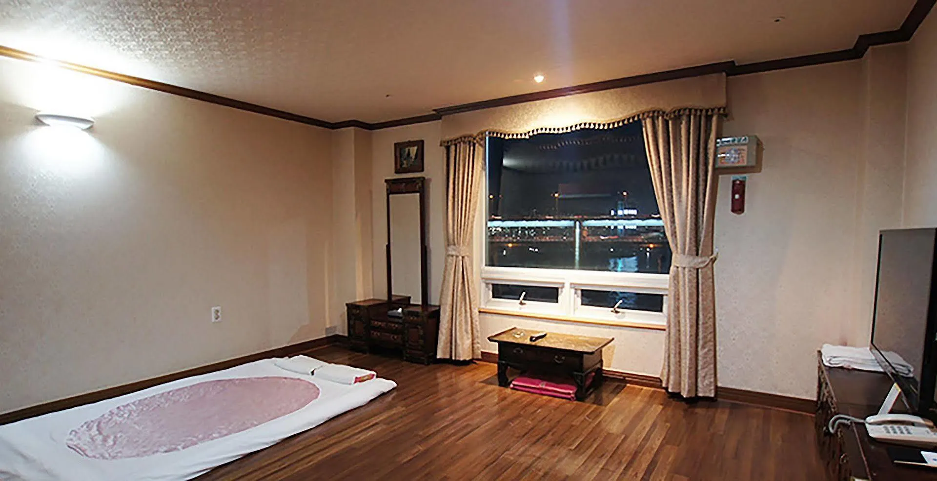 Hotel Castle Beach Busan